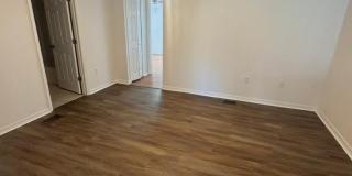 Beautiful 3/2 townhome Gallery 13