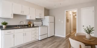 Stonehenge Apartments Gallery 2