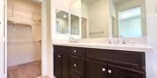 2 bed, 2.5 bath located in Corona, CA! Gallery 23