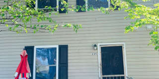 3 Bedroom 1.5 Bath Townhouse Gallery 1