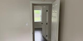 3 BR/1BA | Newly Renovated Cottage| Cove security system| Fully fenced backyard Gallery 19
