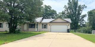 Fenced home close to FLW! Gallery 1