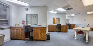 213 W CHESTNUT Street Gallery 18