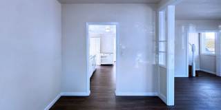 950 Clark Street Gallery 13