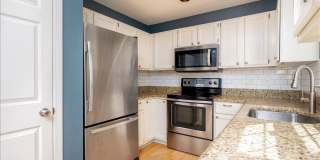 2209 COMMISSARY Circle Gallery 11