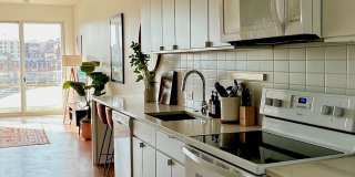 1914 Main St Gallery 13