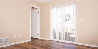 Two Bedroom Near The Powers Corridor Gallery 22