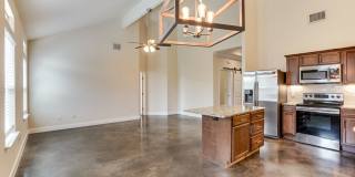 21501 Patton Ave Unit #B Lago Vista, TX 78645 Gallery 4