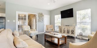 Grand at Pearl Gallery 8