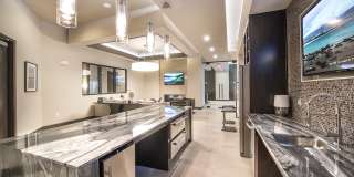 Windsor Turtle Creek Gallery 17