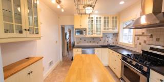 1208 East Barclay Court Gallery 11