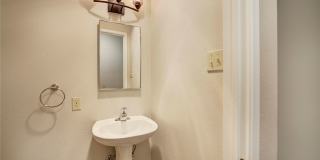 2Bd/1.5Ba Kirkland Townhome Gallery 11