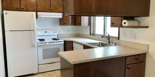 2-Bedroom 1-Bathroom Duplex off Gilham Gallery 7