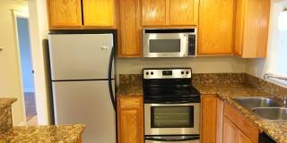 Spacious 4-Bedroom Home with Large Fenced Yard & Covered Patio Gallery 9