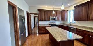 5719 N Kenmore Avenue Gallery 19