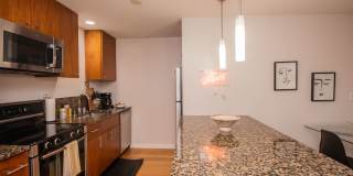 Charming 2 Bedroom Condo Gallery 7
