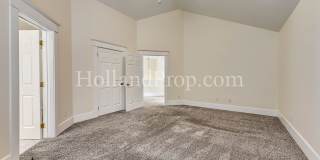 Spacious & Inviting Home in the Heart of Milwaukie! Spacious & Inviting Home in the Heart of Milwaukie! Gallery 21