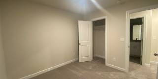 Room in 4 Bedroom Townhome at Memorial Pkwy Room in 4 Bedroom Townhome at Memorial Pkwy Gallery 23