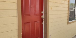 Beautiful 3 bed/3 bath home with huge bonus room Gallery 1