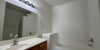 2 bedroom Partially furnished Condo Gallery 14