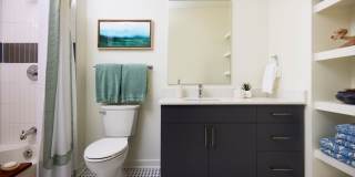 Broad & Washington Gallery 13