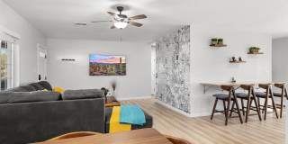 2207 North 28th Place Gallery 14