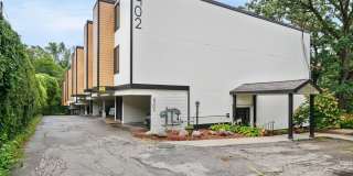 2bed 2 bath contemporary condo overlooking the Waveland Golf Course Gallery 1