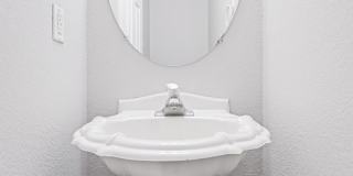 Charming East Austin 2-Story | 3BR | Spacious Yard & Modern Kitchen Gallery 12