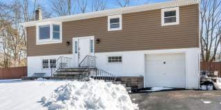 117 Manhattan Street Gallery 1