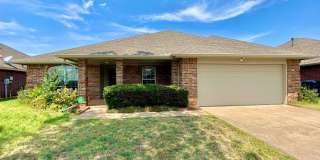 4 Bed 2.5 Bath in NW OKC // Deer Creek Schools Gallery 1