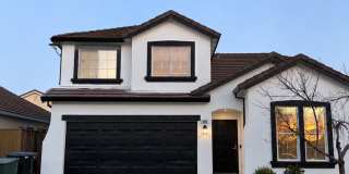 Your Next Home in One of Roseville’s Most Desired Neighborhoods! Your Next Home in One of Roseville’s Most Desired Neighborhoods! Gallery 1
