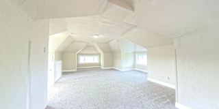 Updated 5 bedroom 2 bathroom home Gallery 18