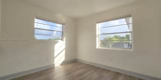 5960 NE 5th Ct Gallery 13