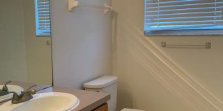 "Move In Special" $250 OFF First Month's Rent - Lovely 3 Bedroom 2 Bath Condo Gallery 23