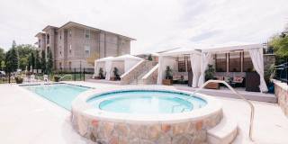 The Villa at River Pointe Drive Gallery 10