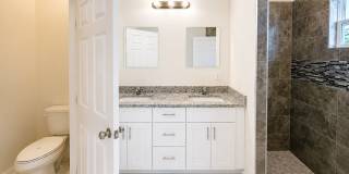Large 4 bedroom, 3 bath, 2 car garage-MOVE IN READY! Gallery 5