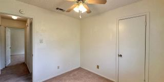 Viewable Now!  Small Dogs Accepted! Gallery 23