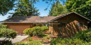 Mid-Century Modern Three Bedroom in Happy Valley! Mid-Century Modern Three Bedroom in Happy Valley! Gallery 34