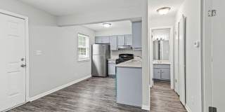 Summer Special! Updated 3BR Townhome with Basement + $250 Off First Month’s Rent Gallery 5