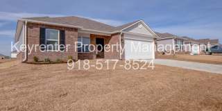 Beautiful 3 Bedroom, 2 Bath Recently Built Home in BA Gallery 1