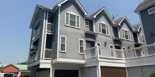 3-Story Townhome in Historic Fourth Ward – Uptown Living Gallery 1