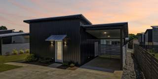 Cottage Court Gallery 127