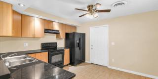 Now Leasing 3-Bedroom, 2-Bath House with Detached Garage for Move in August 1st! Gallery 12