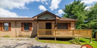 Fully Updated Duplex in Blacksburg Gallery 1