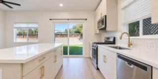 Private turfed yard! Gallery 1