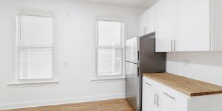 1430 W Superior Street unit: 2R Gallery 7