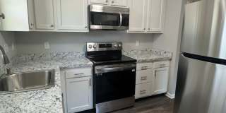 Renovated Spacious 4 Bedroom Home Available for Pre-Lease! Gallery 6