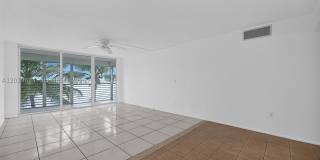 1075 NE Miami Gardens Dr Gallery 24