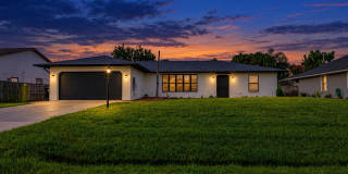 974 SE Brookedge Avenue Gallery 1