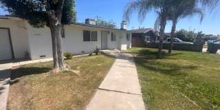 Move in Ready in  Hanford 3 bedroom, 1 bath with large yard! Gallery 13